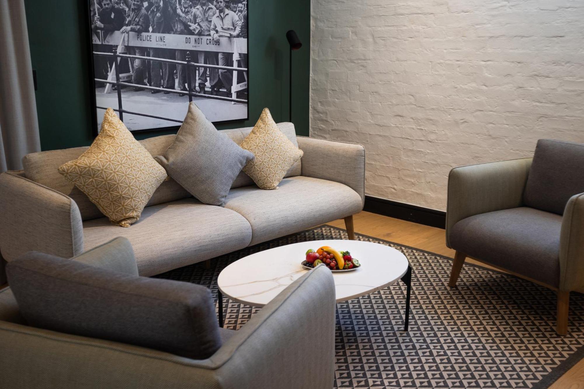 Franschhoek Hotel Экстерьер фото